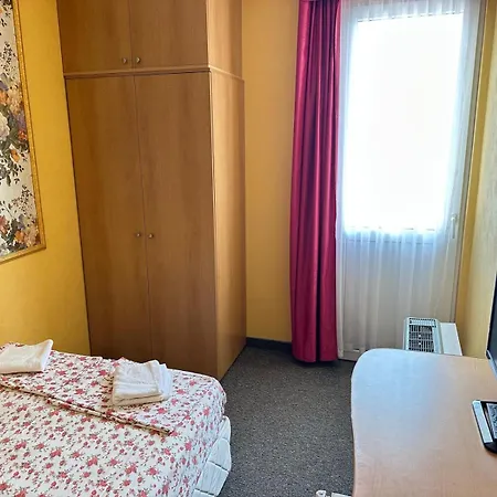 Hotel модева Chernomorets
